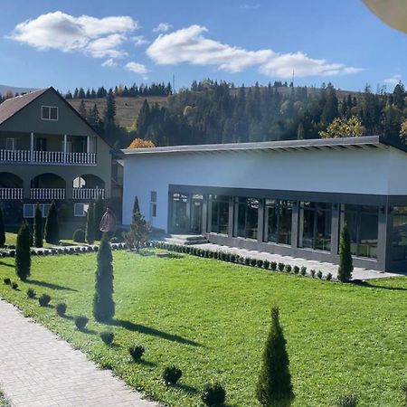Hotel Чотири Сезони Izki Zewnętrze zdjęcie