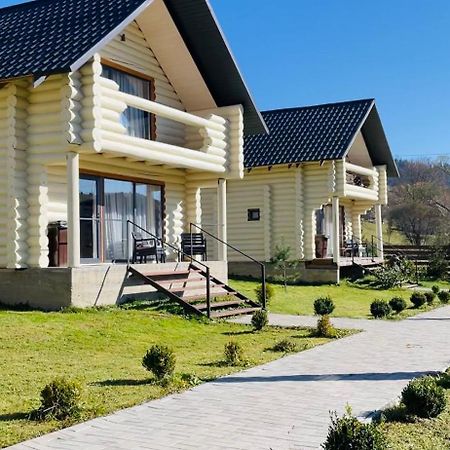 Hotel Чотири Сезони Izki Zewnętrze zdjęcie