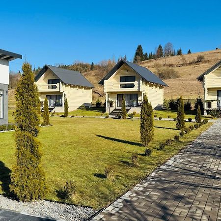 Hotel Чотири Сезони Izki Zewnętrze zdjęcie