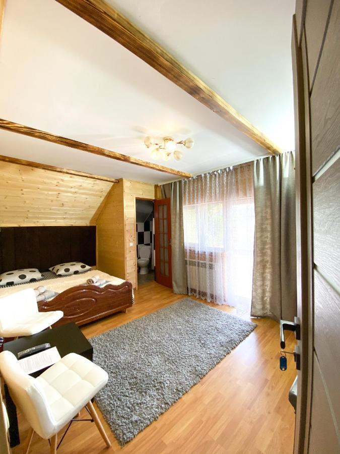 Hotel Чотири Сезони Izki Zewnętrze zdjęcie