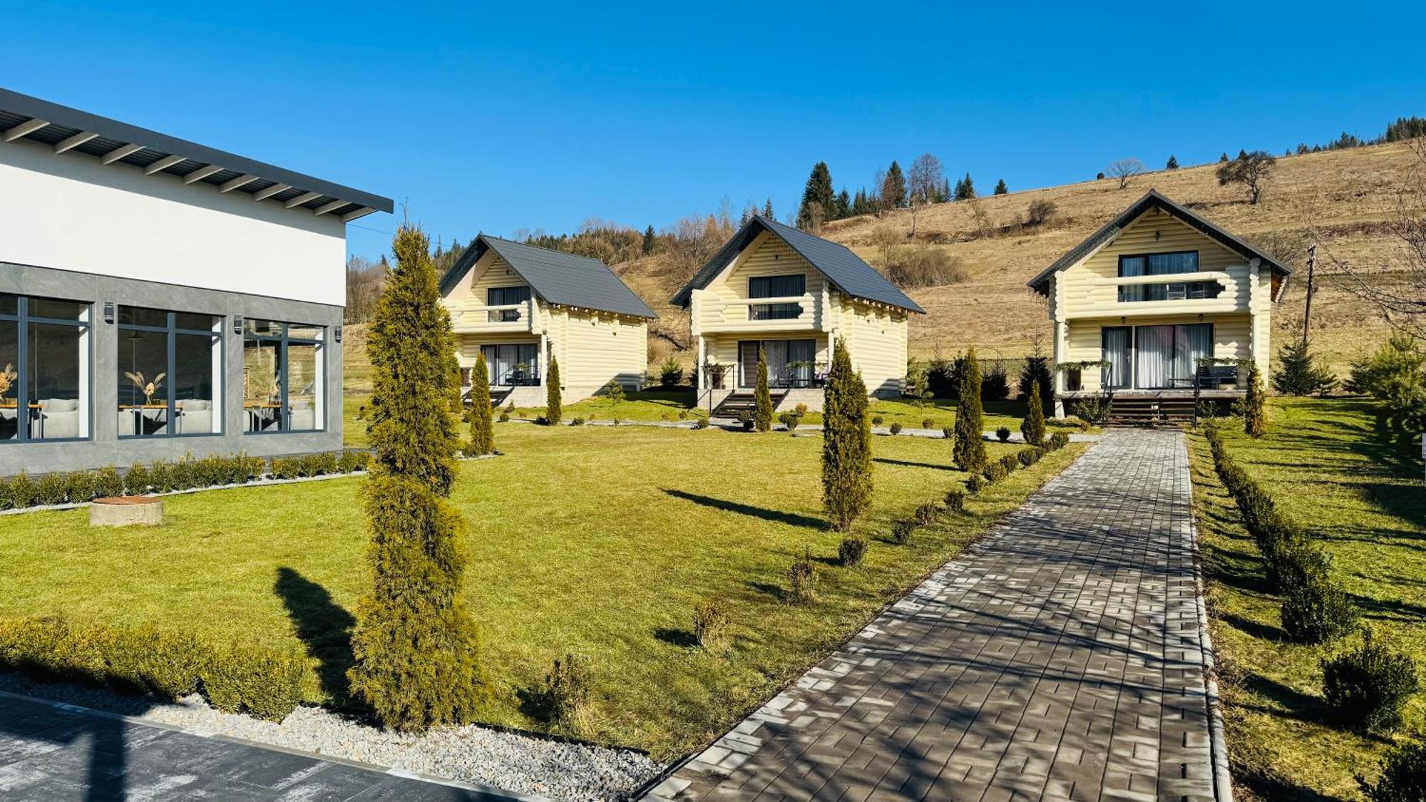 Hotel Чотири Сезони Izki Zewnętrze zdjęcie