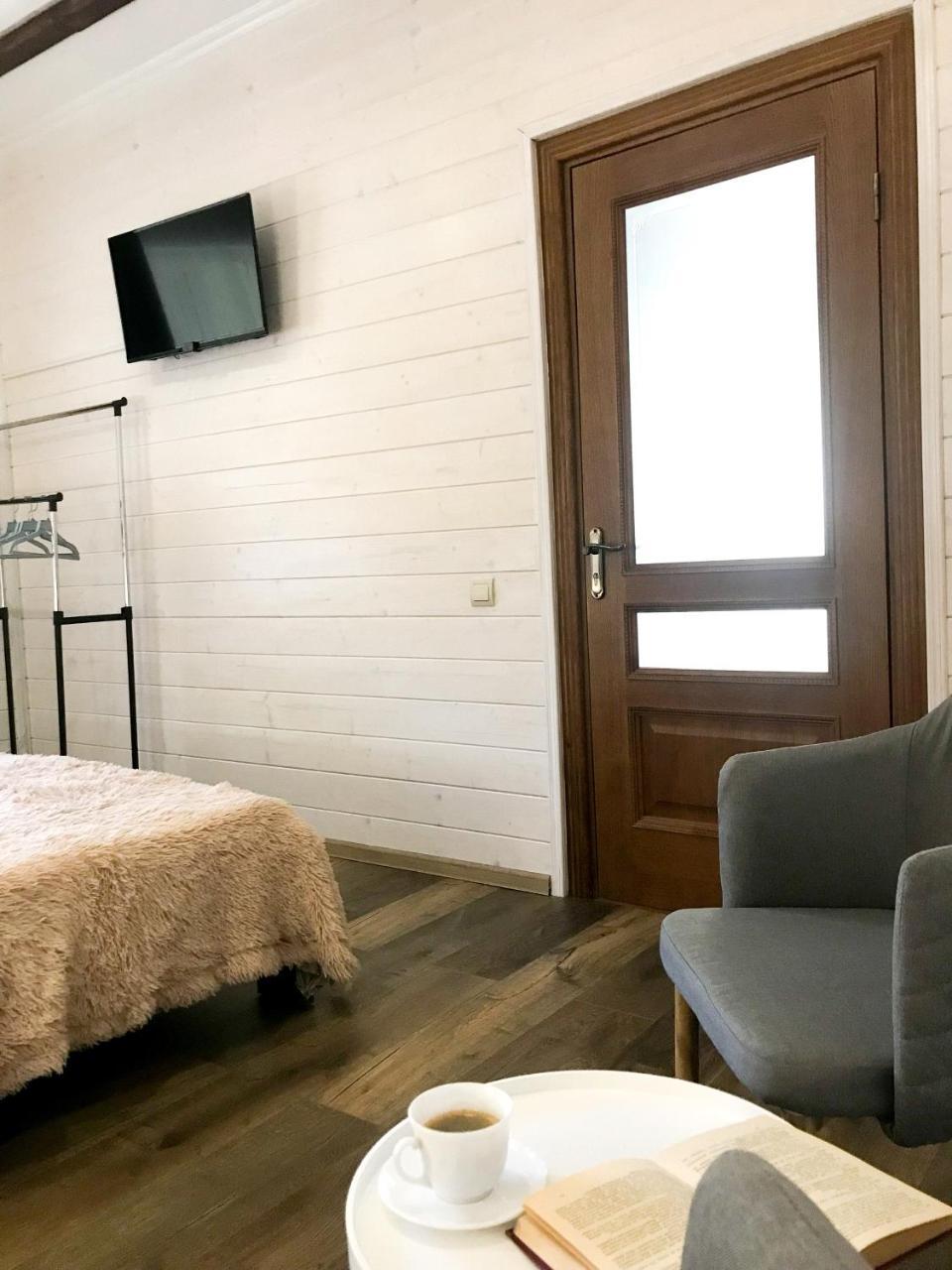 Hotel Чотири Сезони Izki Zewnętrze zdjęcie