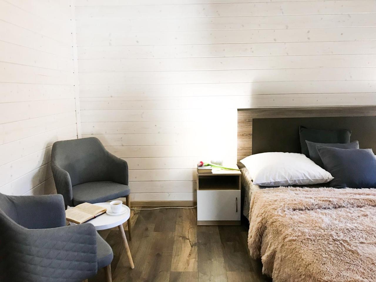 Hotel Чотири Сезони Izki Zewnętrze zdjęcie