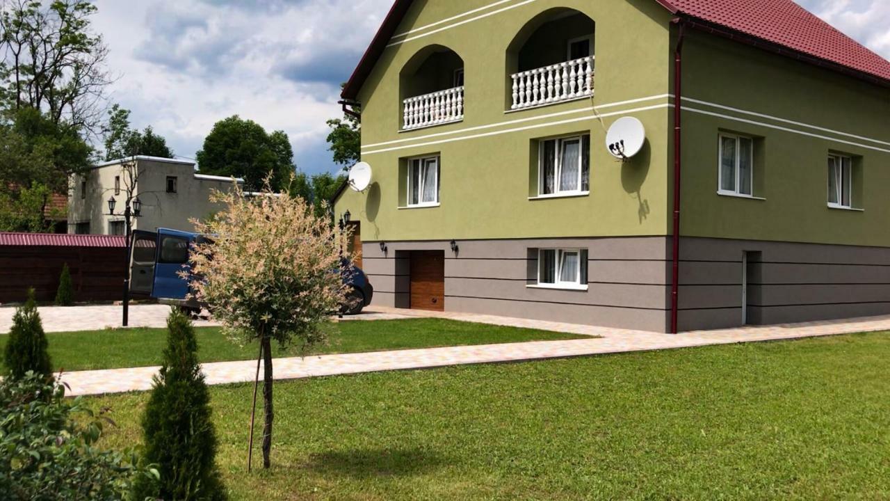 Hotel Чотири Сезони Izki Zewnętrze zdjęcie