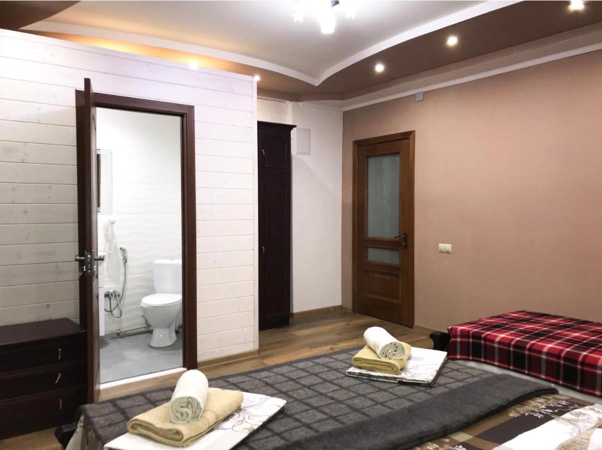 Hotel Чотири Сезони Izki Zewnętrze zdjęcie